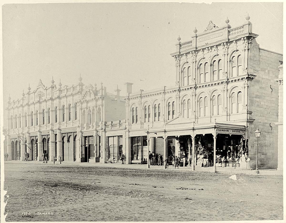 Oamaru. City buildings, 'London House'