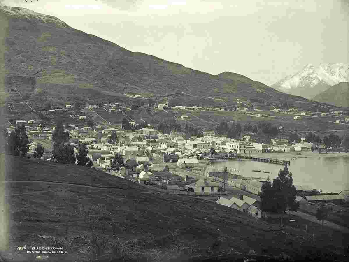 Queenstown. Panorama of the City
