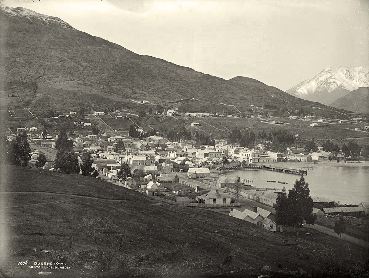 Queenstown. Panorama of the City