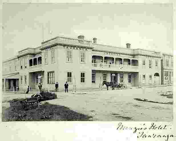Tauranga. Menzie's Hotel
