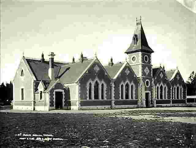 Temuka. Public School
