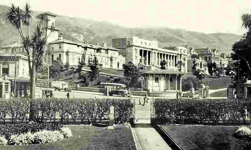 Wellington. Parliament Buildings view from Lambton Quay