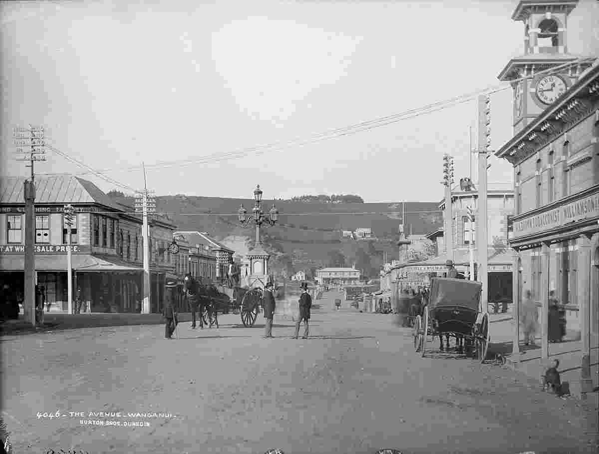 Whanganui. Victoria Avenue, Watt Fountain