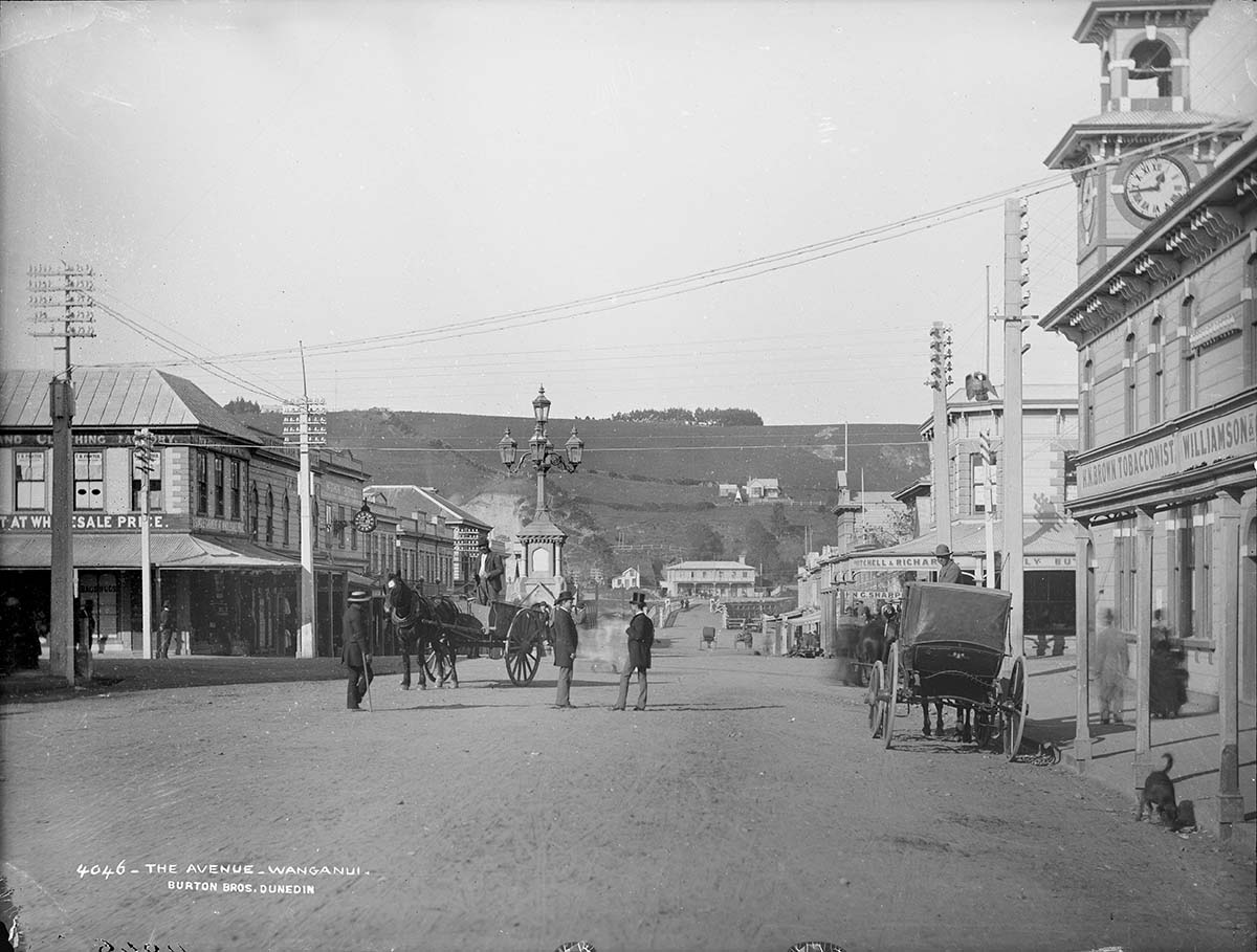 Whanganui. Victoria Avenue, Watt Fountain